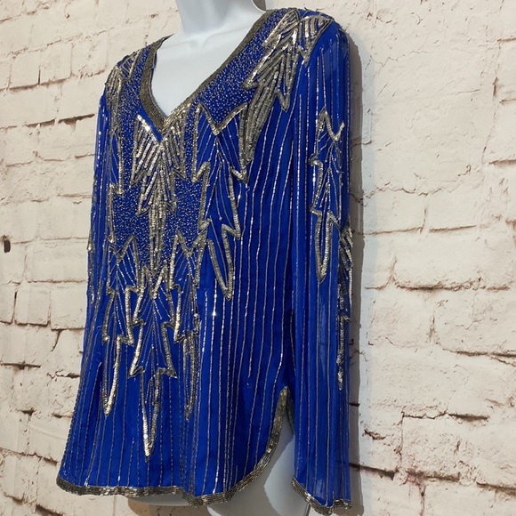 🎉HOST PICK🎉✨VINTAGE✨Silk Beaded Tunic, Size S - Picture 2 of 10